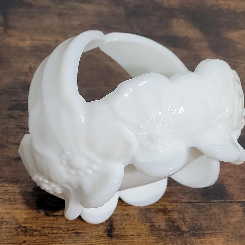 Vtg Westmoreland Milk Glass Pansy‎ Dogwood Split Handle Basket Bowl Candy Dish